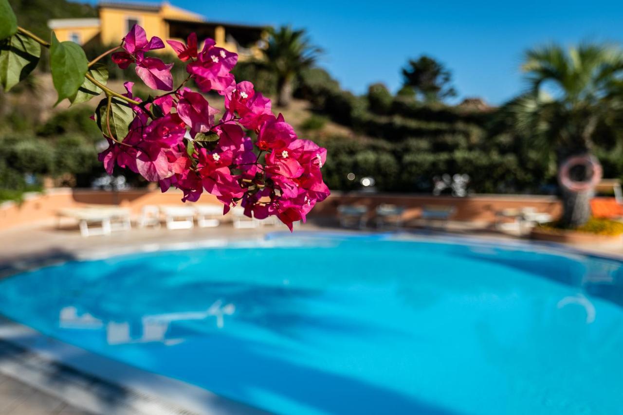 Hotel Corallaro Santa Teresa Gallura Eksteriør billede