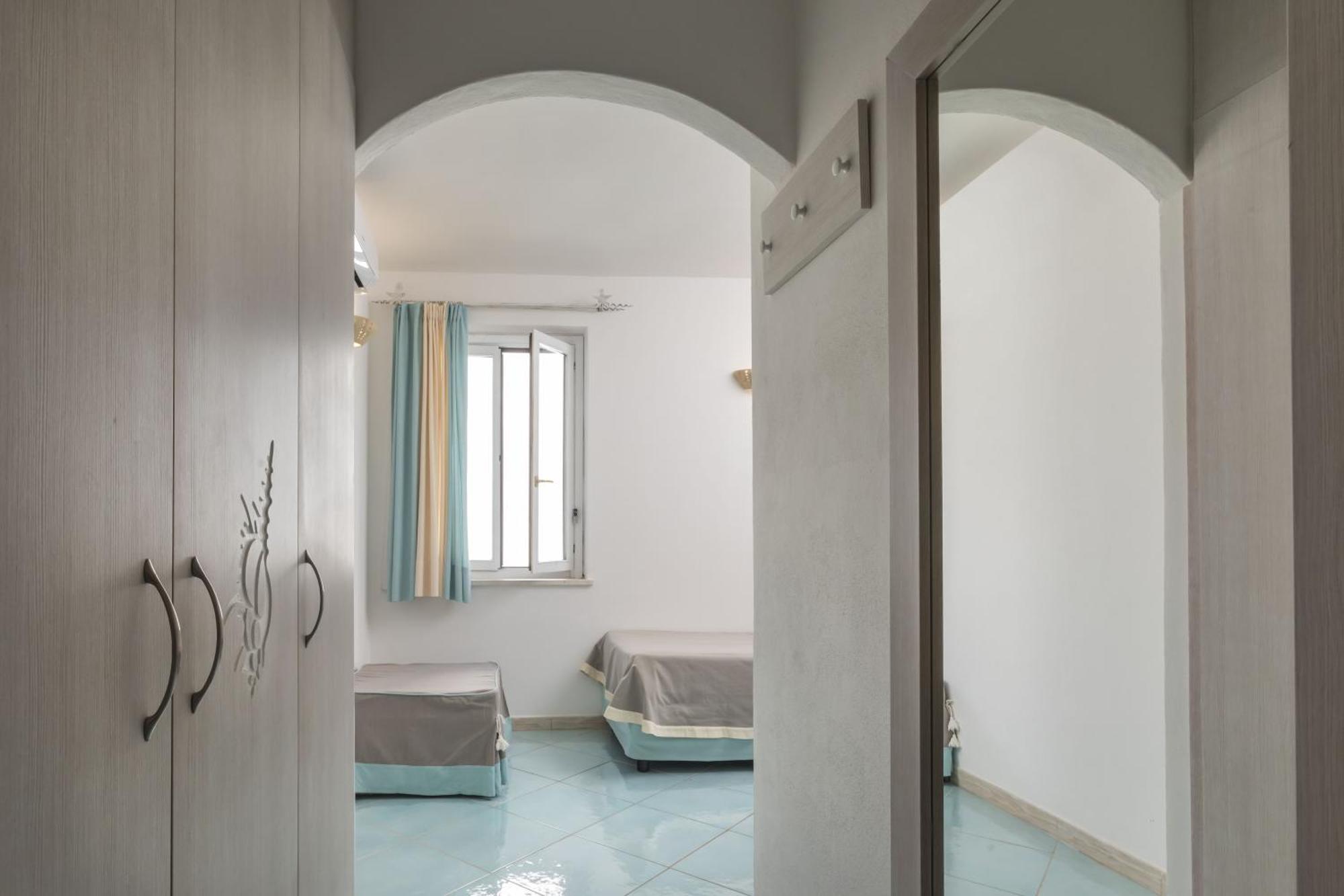 Hotel Corallaro Santa Teresa Gallura Eksteriør billede